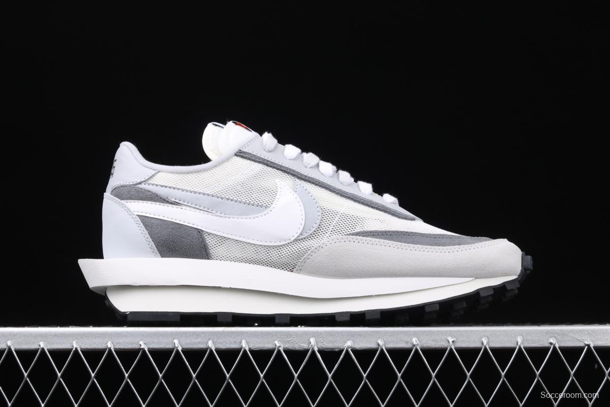 Sacai x NIKE LVD Waffle Daybreak co-signed catwalk style net gauze leather splicing double hook Swoosh running shoes BV0073-100