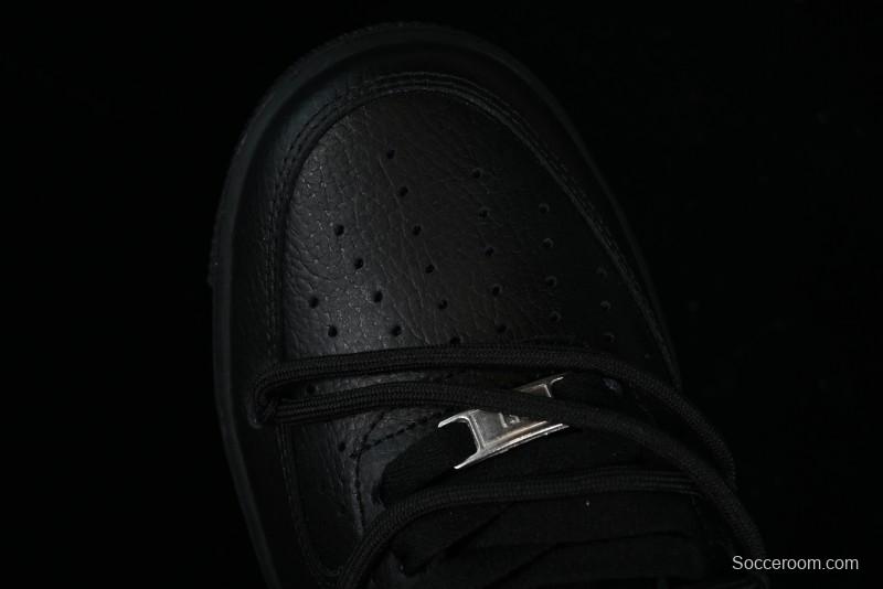 Nike Air Force 1 '07 Low Classic Lace-Up Casual Sneakers in Black & White - ZH0316-018