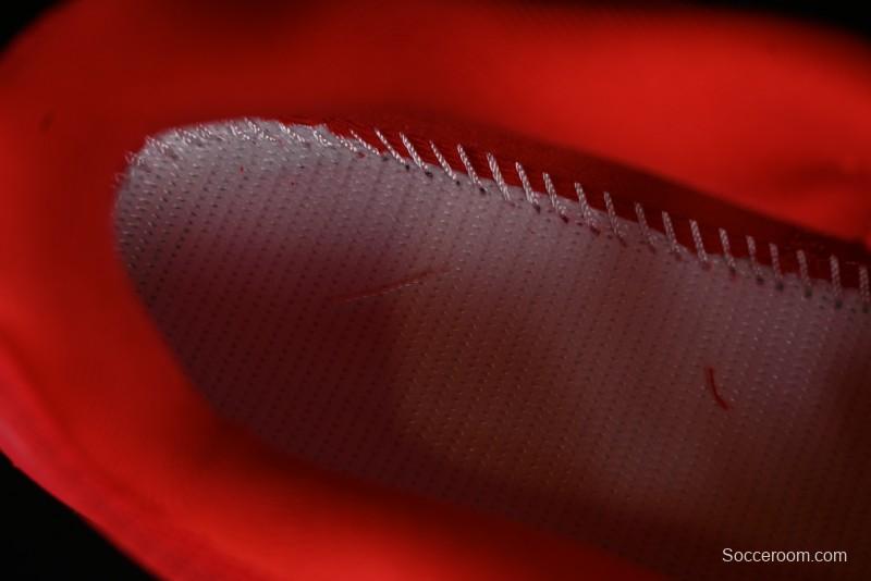 Nike Zoom Fly 6 Lightweight Responsive Running Shoes with Flyknit and React Technology - FN8454-600