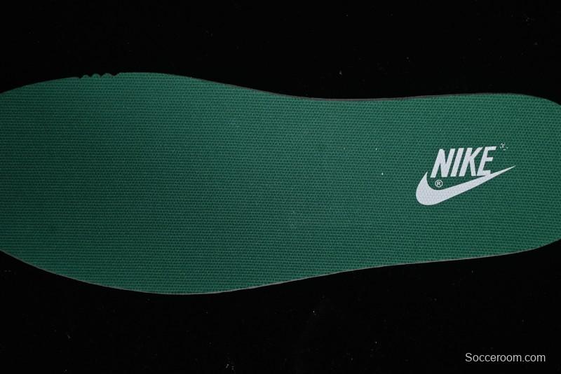 Supreme x Nike Dunk Low SB Skate Shoes with Zoom Air Cushion - XD6188-033