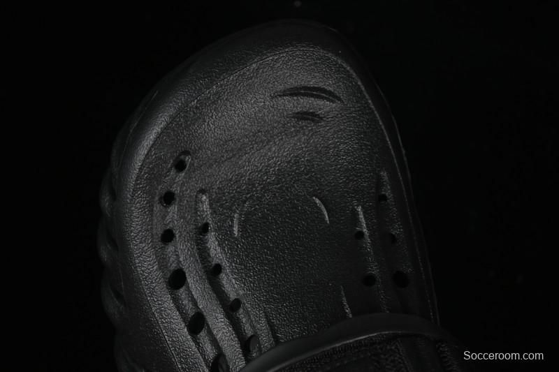 Crocs Classic Clog Slip-On Beach Sandals with Ventilation Holes - B.D4