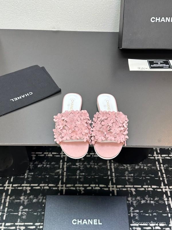 2025 Women Chanel Pink Suede Slippers