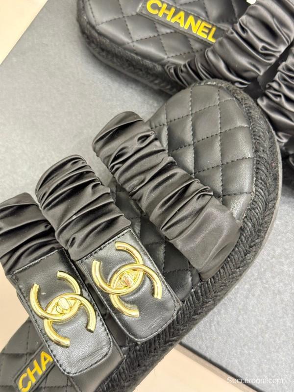 2025 Women Chanel Black Leather Slippers CC Logo KFY00230