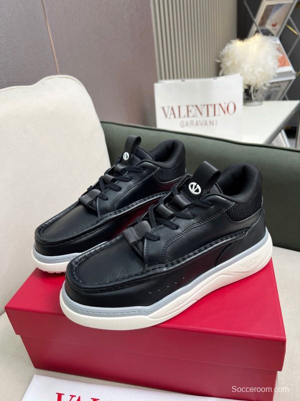2025 Unisex Valentino Black Leather Sneakers LY00390