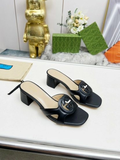2025 Gucci Black Leather Slippers