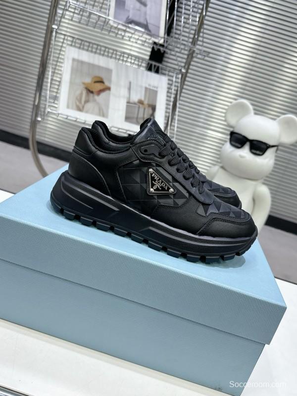 2025 Unisex Prada Black Leather Sneakers KFY00310