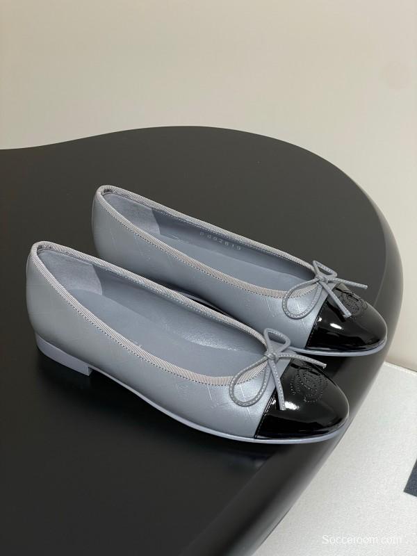 2025 Women Chanel Grey Black Leather Ballet Flat Bow KFY00320