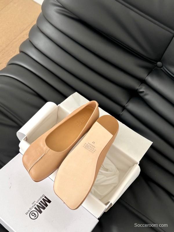 2025 Women MM6 Beige Leather Ballet Flat KFY00280