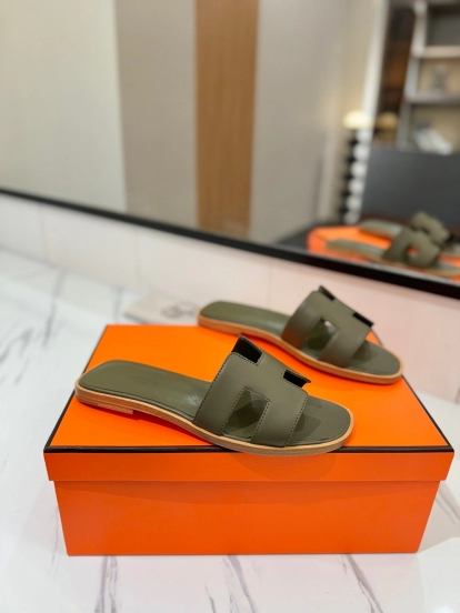2025 Women Hermès Olive Leather Slippers