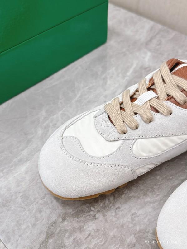 2025 Unisex Bottega Veneta White Nylon Suede Sneakers Woven Pattern KFY00290