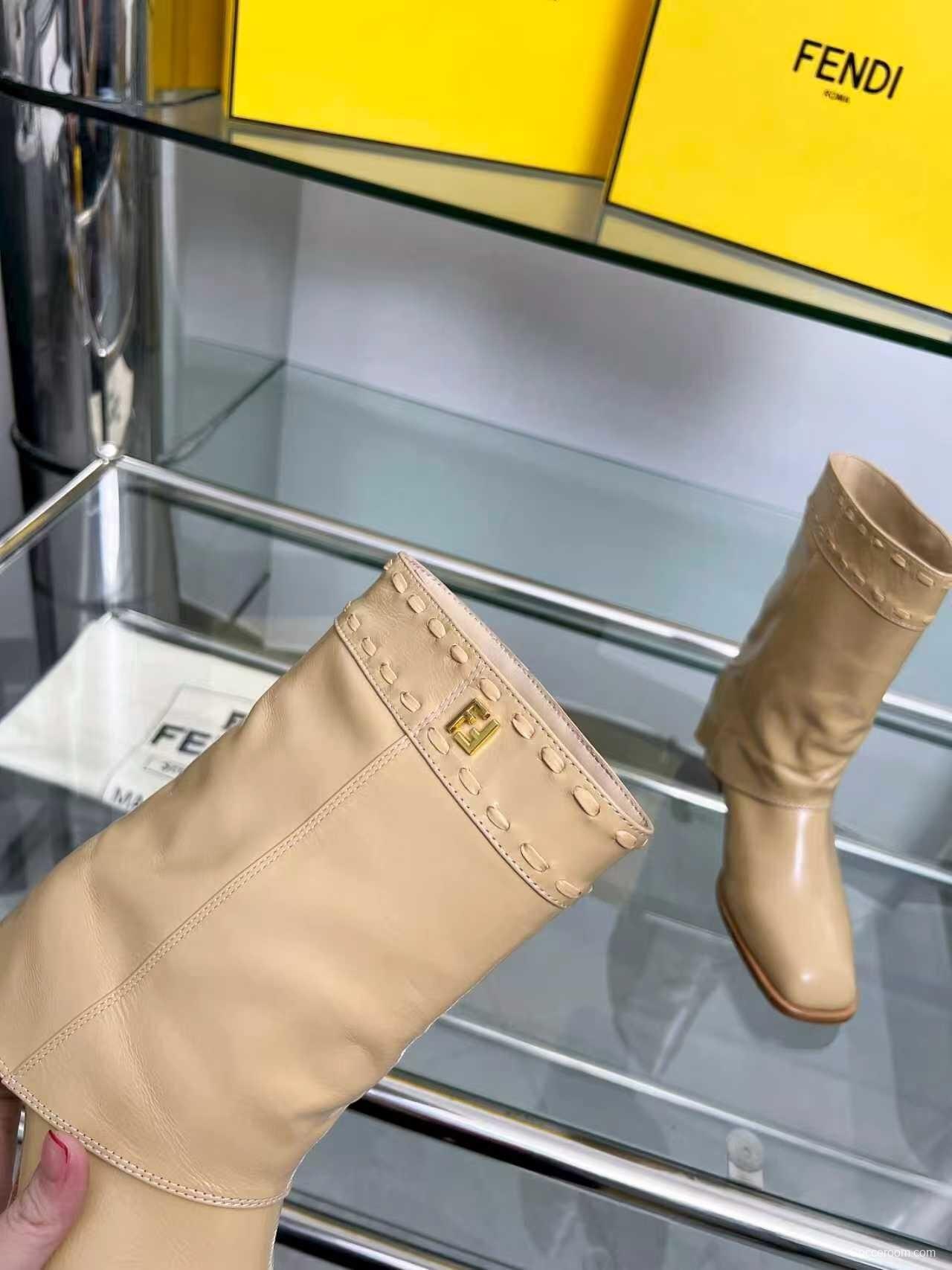 Fendi 2025 SS Straight-leg Boots with Wide Heel - LY00440/LY00510