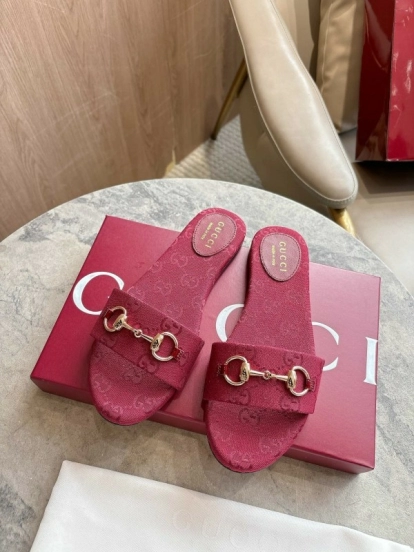 Gucci 2025/SS Leather Mule Sandals with Light Gold Horsebit Detail - LY00280