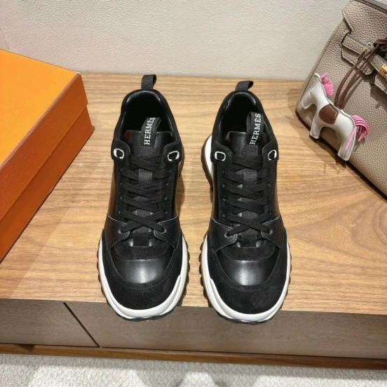 H Boots Classic Chelsea Boots with British Color Block Design - AS00410