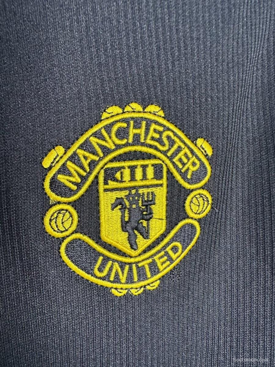 Retro 98/99 Manchester United Long Sleeve Goalkeeper Navy Jersey